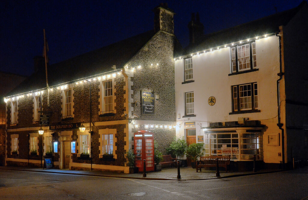 Dolphin Hotel Beer Exterior photo